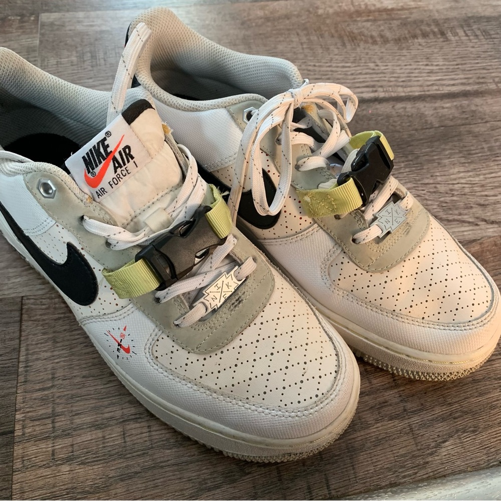 Nike Air Force 1 Low LV8 Swoosh Compass GS